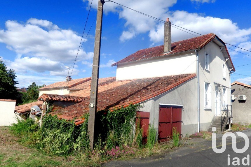 Maison de village 4 pièces de 98 m² à Lussac-les-Châteaux (86320)