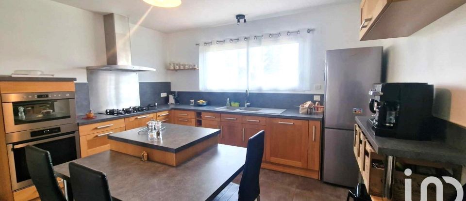 Maison 5 pièces de 132 m² à Castelsarrasin (82100)