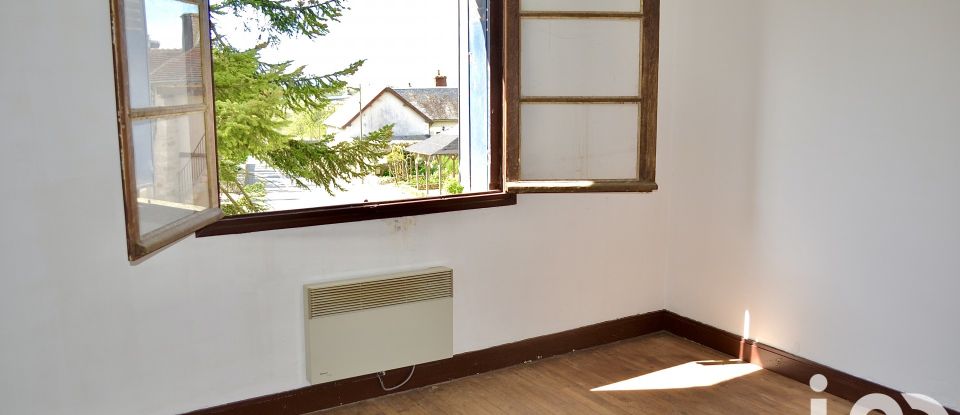 Town house 6 rooms of 120 m² in Lureuil (36220)