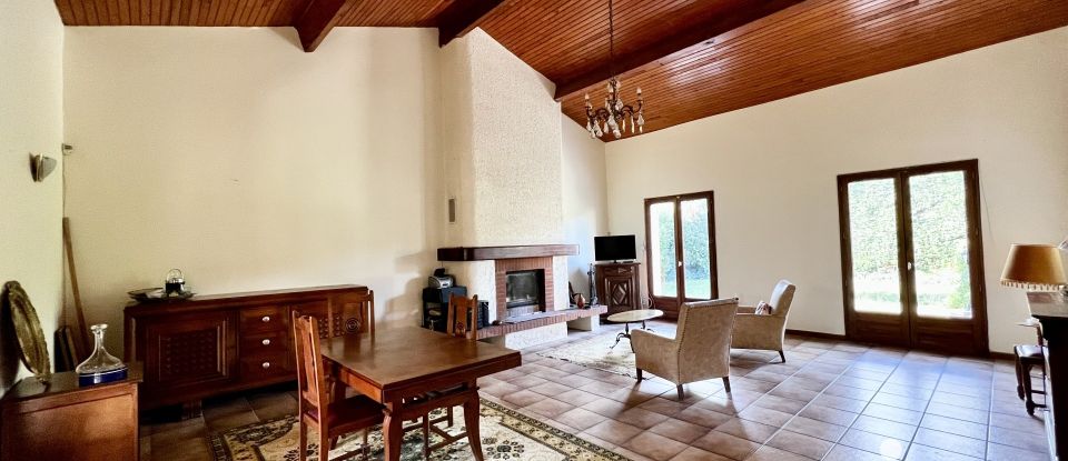 Traditional house 4 rooms of 117 m² in Villate (31860)