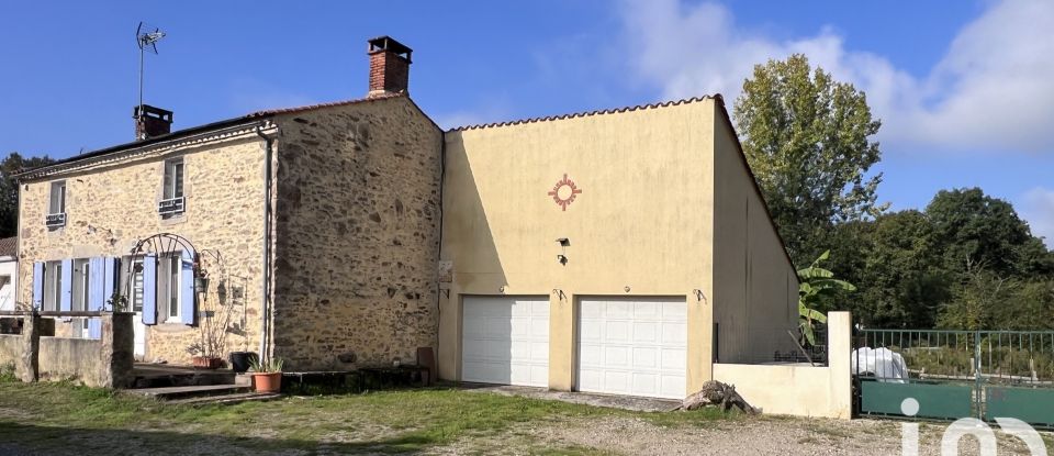 Village house 6 rooms of 140 m² in Sainte-Flaive-des-Loups (85150)