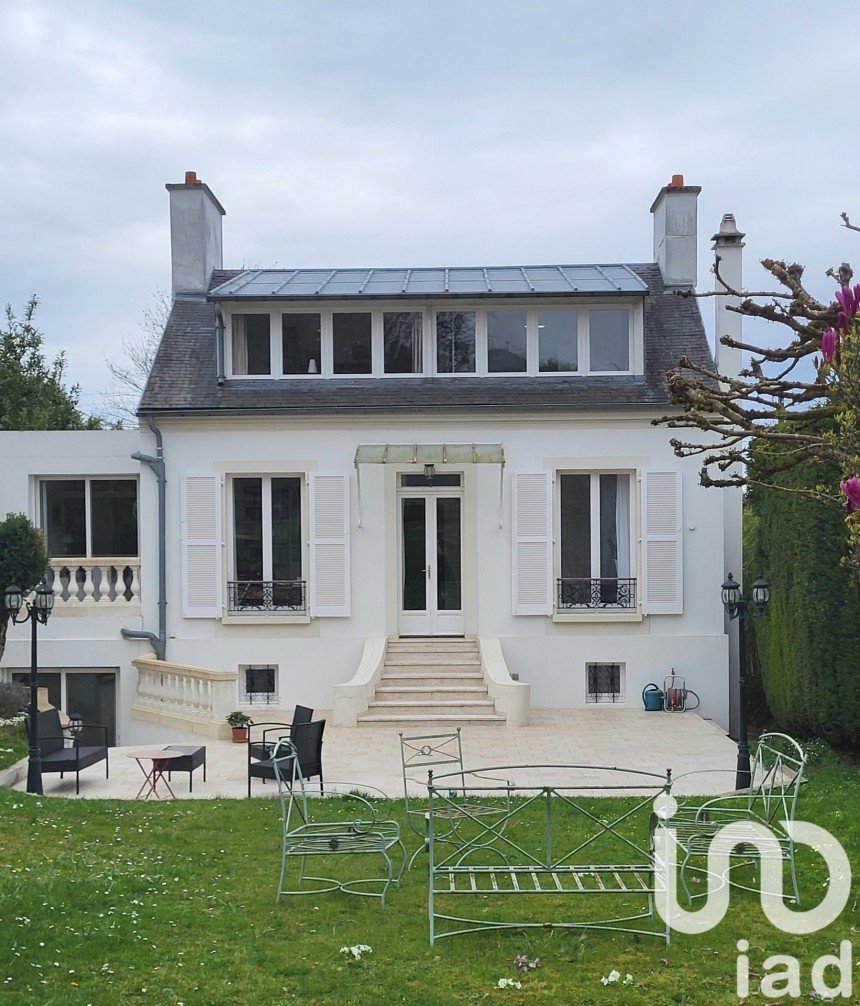 Maison 7 pièces de 162 m² à Brunoy (91800)