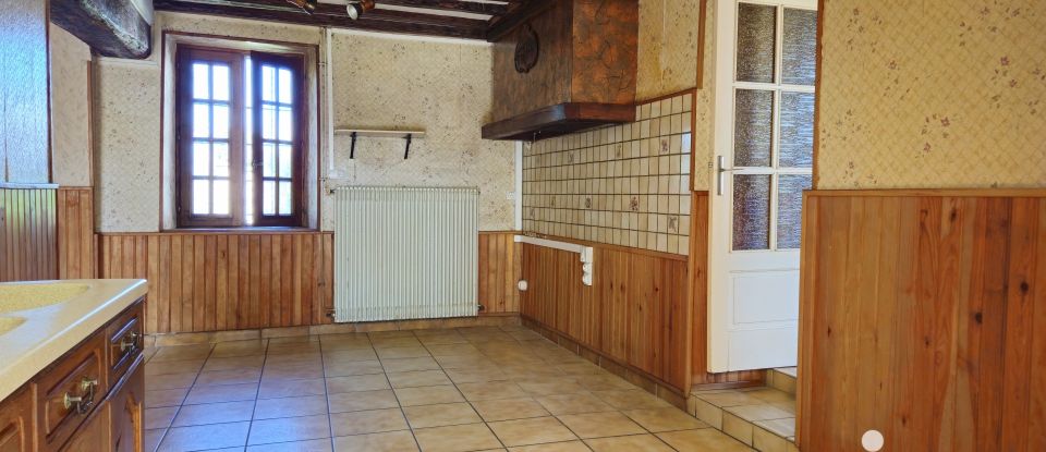 Village house 4 rooms of 80 m² in Saint-Georges-sur-Moulon (18110)