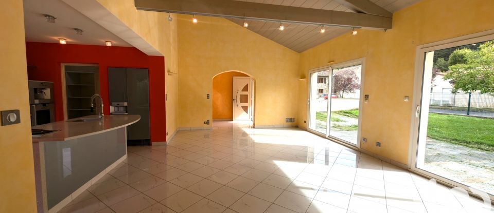 Architect house 4 rooms of 146 m² in Lavoûte-sur-Loire (43800)