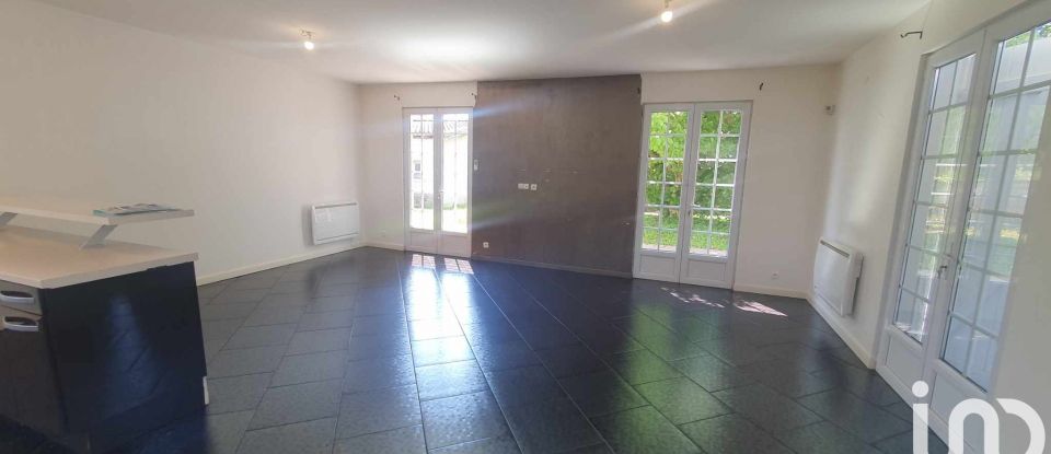 House 5 rooms of 104 m² in Éclaron-Braucourt-Sainte-Livière (52290)