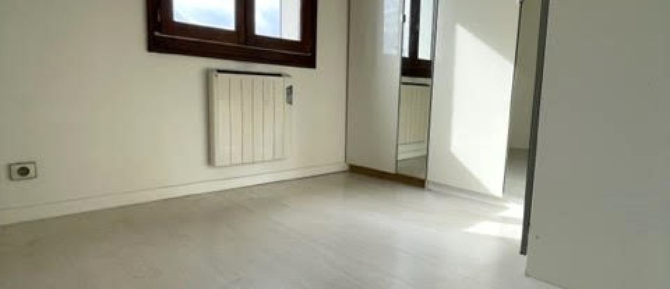 Maison traditionnelle 4 pièces de 80 m² à Paray-Vieille-Poste (91550)