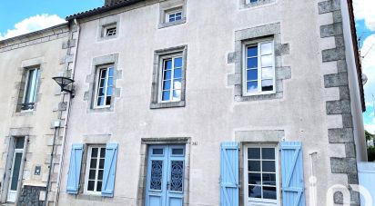 Town house 8 rooms of 197 m² in Sèvremont (85700)