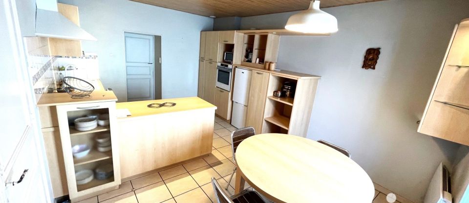 Town house 8 rooms of 197 m² in Sèvremont (85700)