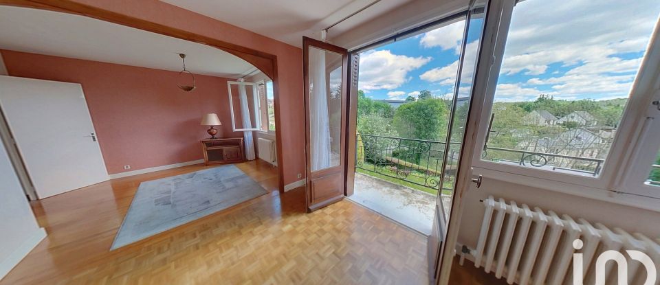 Traditional house 4 rooms of 116 m² in Bourg-Lastic (63760)