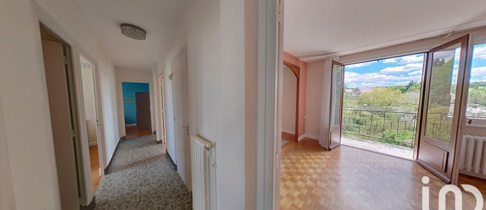 Traditional house 4 rooms of 116 m² in Bourg-Lastic (63760)