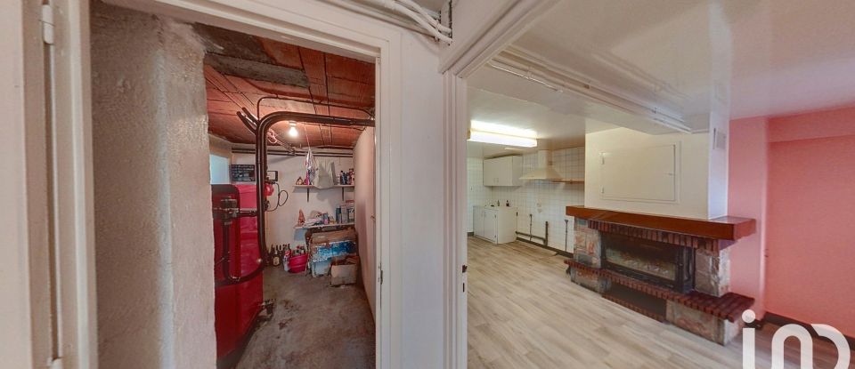 Maison traditionnelle 4 pièces de 116 m² à Bourg-Lastic (63760)