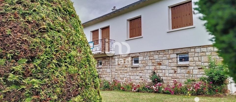 Maison traditionnelle 4 pièces de 116 m² à Bourg-Lastic (63760)