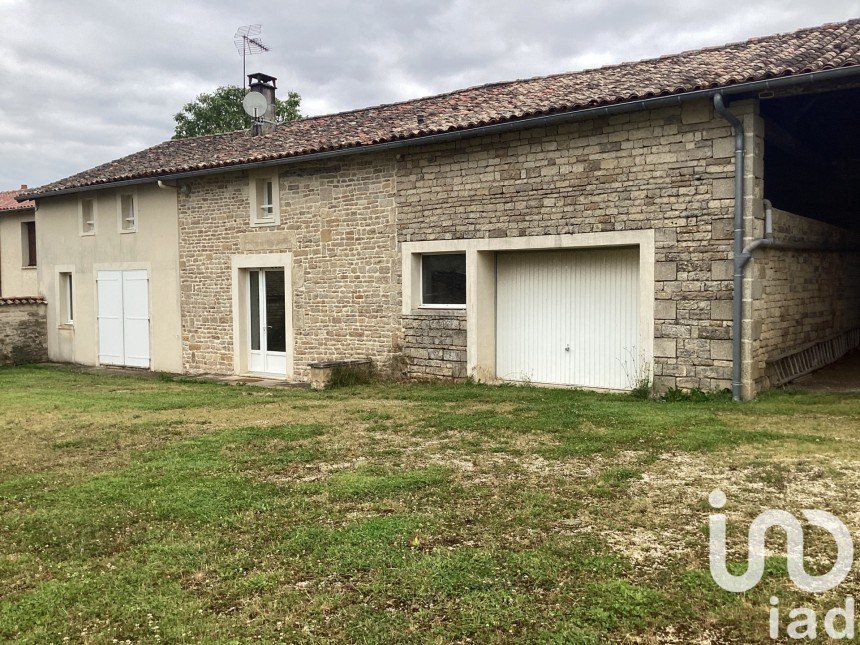 Maison de village 5 pièces de 136 m² à Paizay-Naudouin-Embourie (16240)