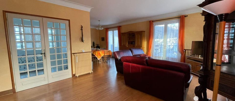 House 7 rooms of 203 m² in Lavelanet (09300)