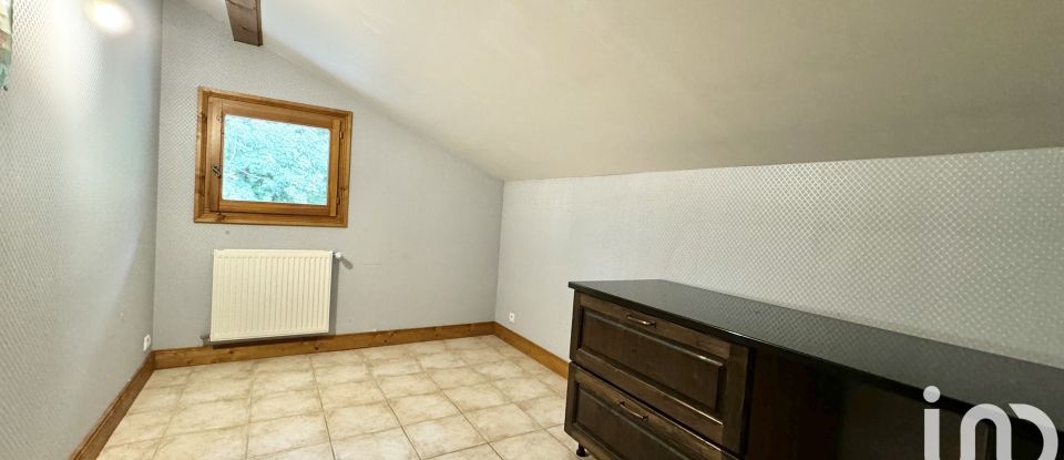 Maison traditionnelle 6 pièces de 191 m² à Thyez (74300)