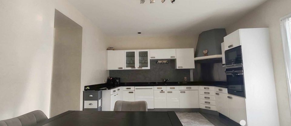 Maison 6 pièces de 173 m² à Ribaute-les-Tavernes (30720)