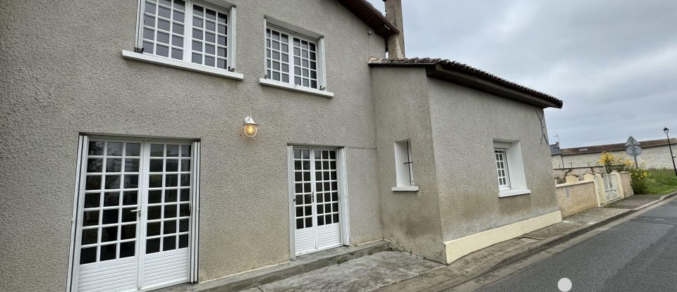 House 6 rooms of 146 m² in Vézières (86120)