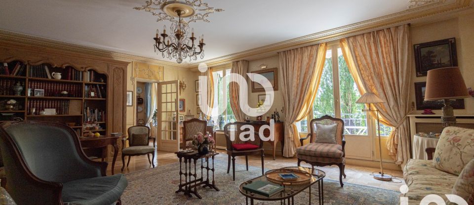 Apartment 5 rooms of 134 m² in Versailles (78000)