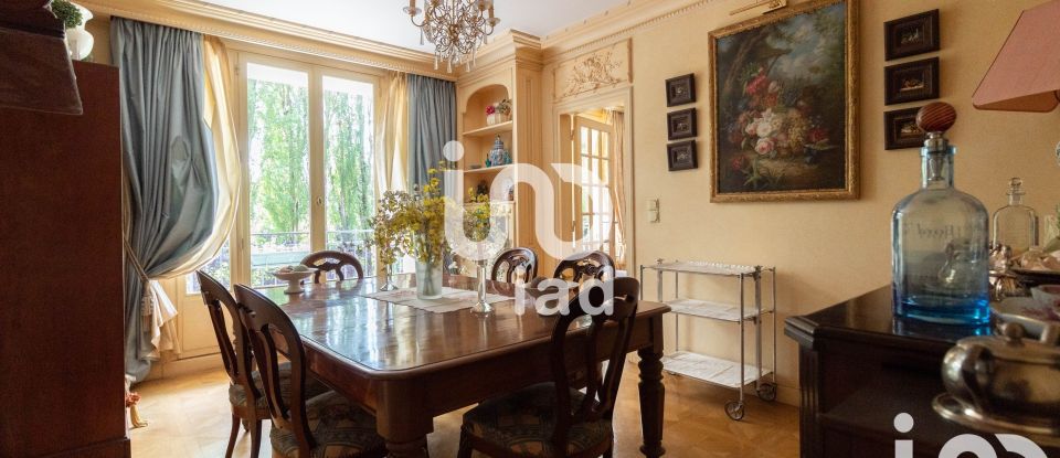 Apartment 5 rooms of 134 m² in Versailles (78000)