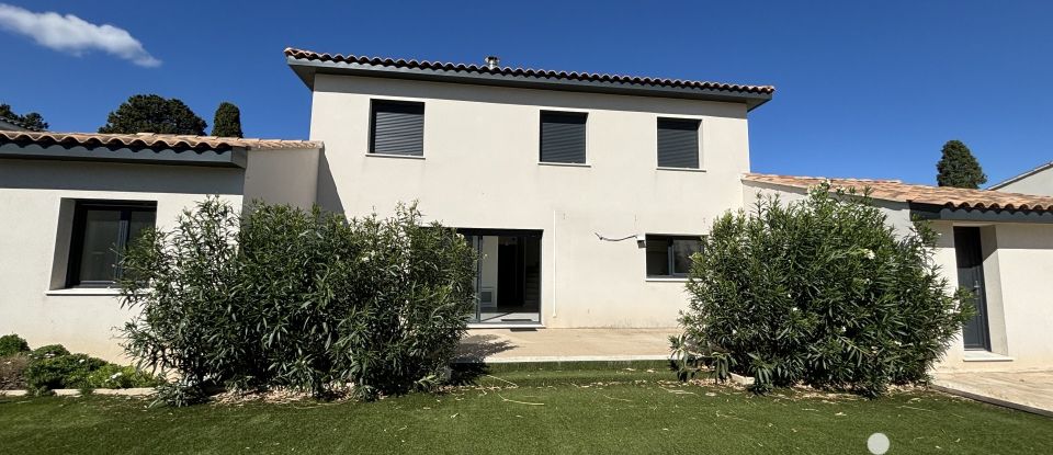 Maison traditionnelle 6 pièces de 127 m² à Salon-de-Provence (13300)