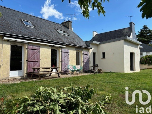 Traditional house 6 rooms of 136 m² in Fouesnant (29170)