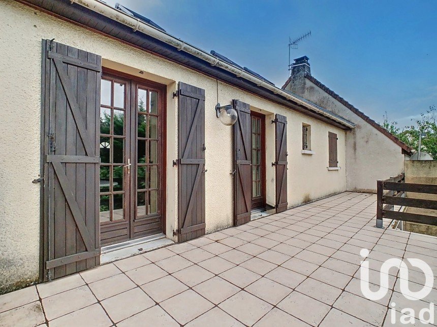 Maison traditionnelle 5 pièces de 95 m² à Samoreau (77210)