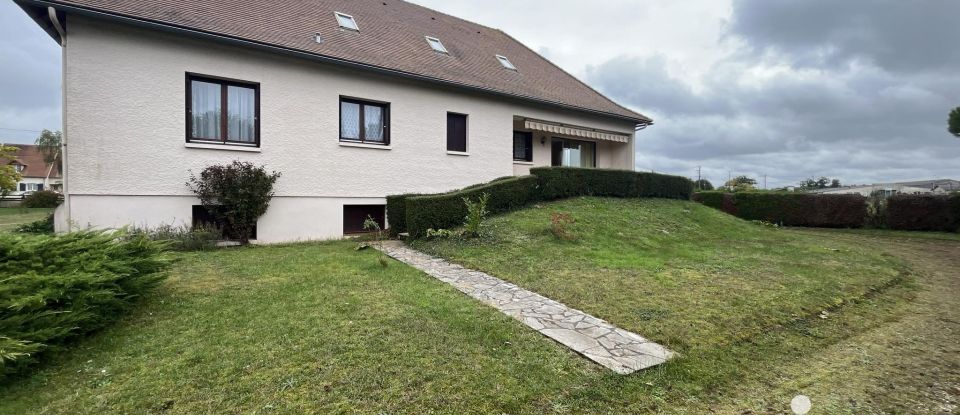 Village house 8 rooms of 205 m² in Tournon-Saint-Martin (36220)