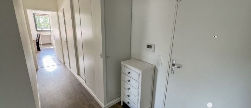 Appartement 4 pièces de 82 m² à Le Mesnil-Saint-Denis (78320)