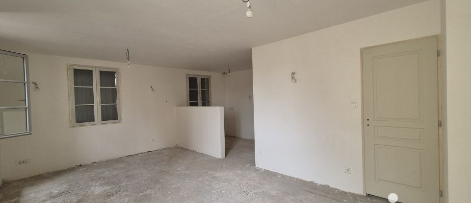 House 8 rooms of 177 m² in Montreuil-Bellay (49260)