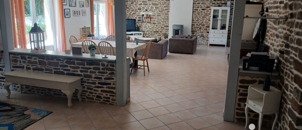 House 9 rooms of 240 m² in Folligny (50320)