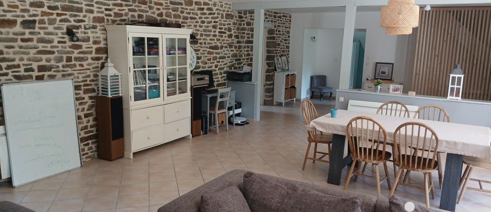 House 9 rooms of 240 m² in Folligny (50320)