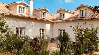 House 9 rooms of 305 m² in Vendays-Montalivet (33930)