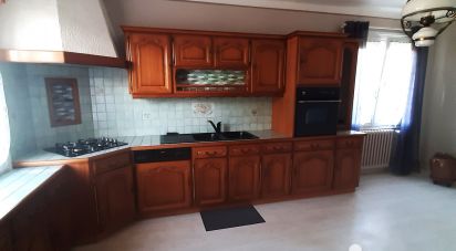 House 4 rooms of 121 m² in Glomel (22110)