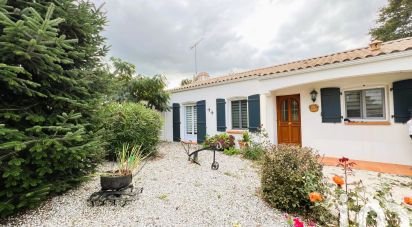 Traditional house 4 rooms of 130 m² in Martinet (85150)