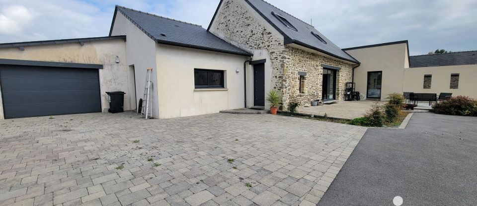 Longère 5 pièces de 155 m² à Bais (35680)