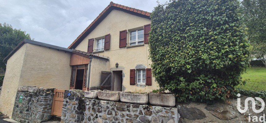 Maison de village 4 pièces de 120 m² à Reilhac (15250)