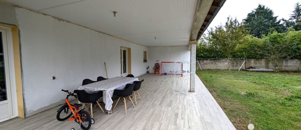 Maison traditionnelle 6 pièces de 147 m² à Pouillé (86800)