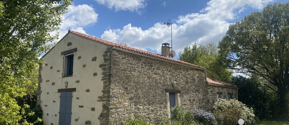 Maison de campagne 4 pièces de 99 m² à Maché (85190)