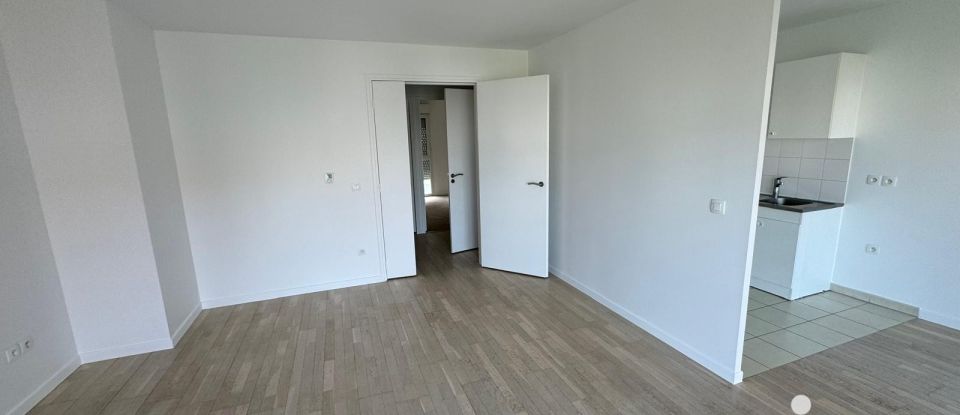 Apartment 3 rooms of 65 m² in Cergy (95800)