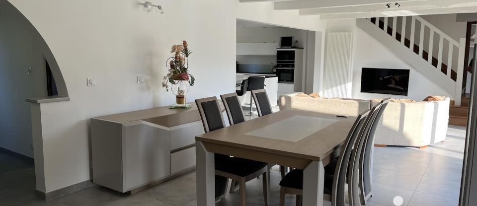 Maison 8 pièces de 202 m² à Josselin (56120)