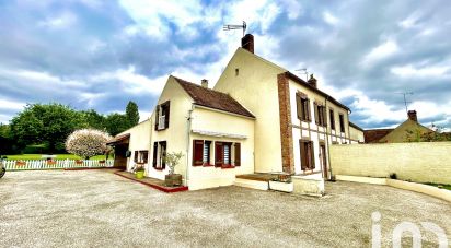 Village house 6 rooms of 155 m² in Fouchères (89150)