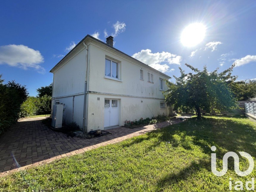 Traditional house 5 rooms of 125 m² in Sainte-Gemmes-sur-Loire (49130)