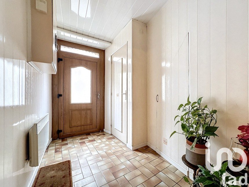 Traditional house 5 rooms of 108 m² in Le Mesnil-sur-Oger (51190)