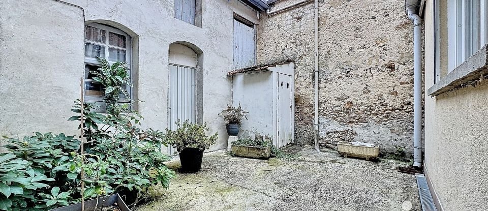 Traditional house 5 rooms of 108 m² in Le Mesnil-sur-Oger (51190)