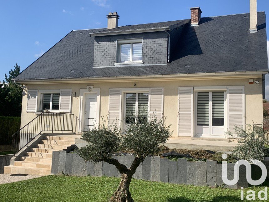 Maison 6 pièces de 219 m² à Noyon (60400)