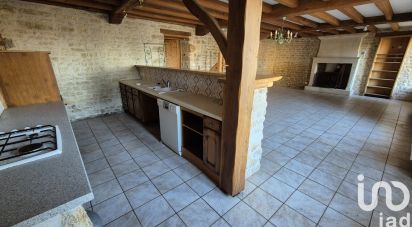 Maison traditionnelle 10 pièces de 260 m² à Xanton-Chassenon (85240)