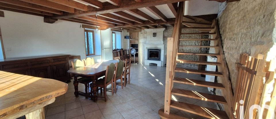 Traditional house 10 rooms of 260 m² in Xanton-Chassenon (85240)