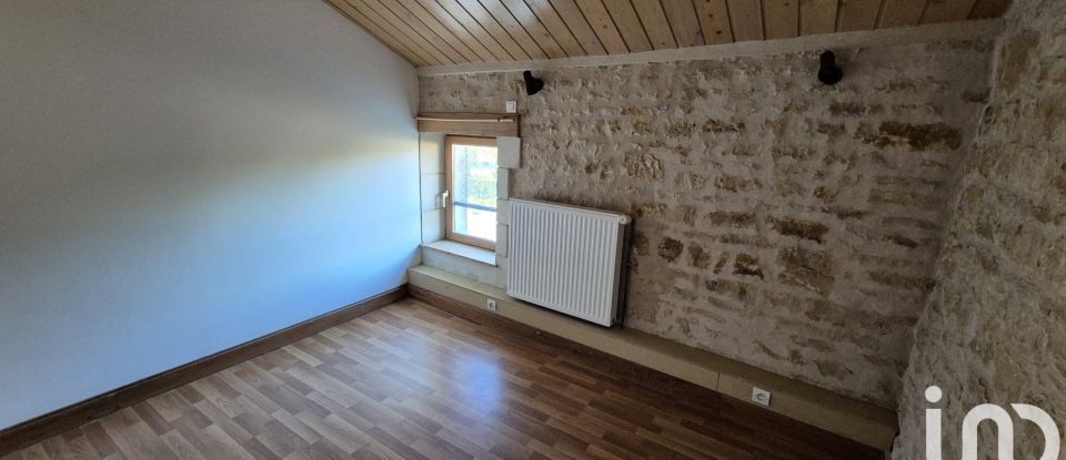 Traditional house 10 rooms of 260 m² in Xanton-Chassenon (85240)