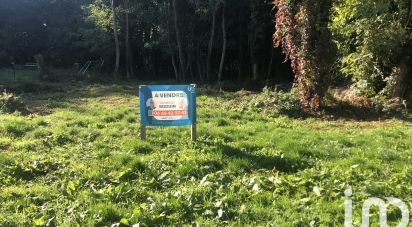 Land of 1,690 m² in Nailly (89100)