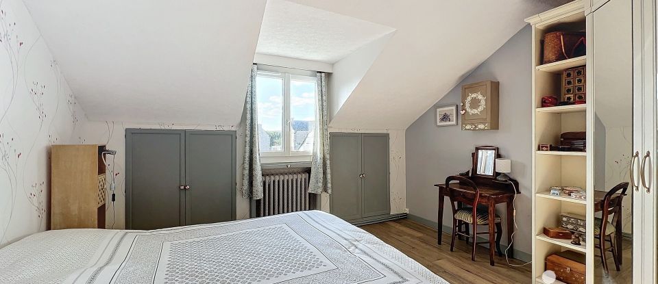 Maison 8 pièces de 267 m² à Hénanbihen (22550)